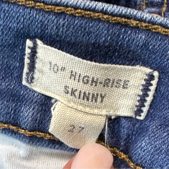 Madewell 10" High-Rise Skinny Jeans in Hanna Wash - Picture 9 of 12